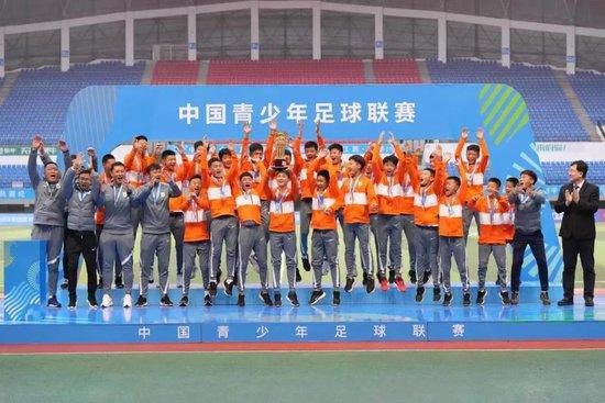 《艾米丽在巴黎》第四季下部剧照 意大利之旅开启 2024-08-26 《艾米丽在巴黎》第四季上半部于8月15日在Netflix上线，复杂难解的爱情习题依然纠结。
