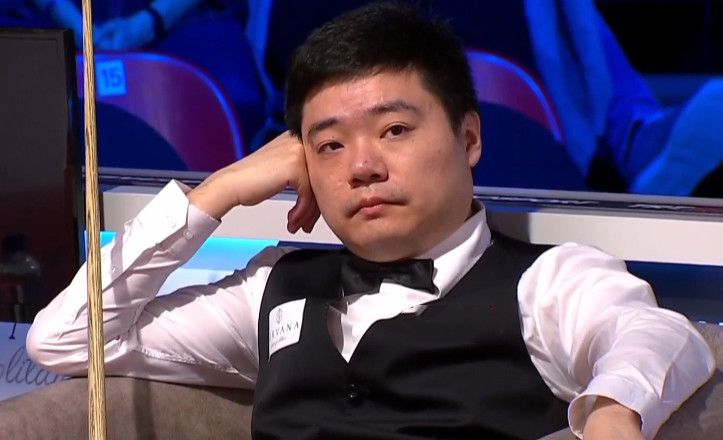 ”这话其实说到了《呼啸山庄》的精髓：它从来不是一部“非黑即白”的小说，没有绝对的好人坏人，没有标准答案。