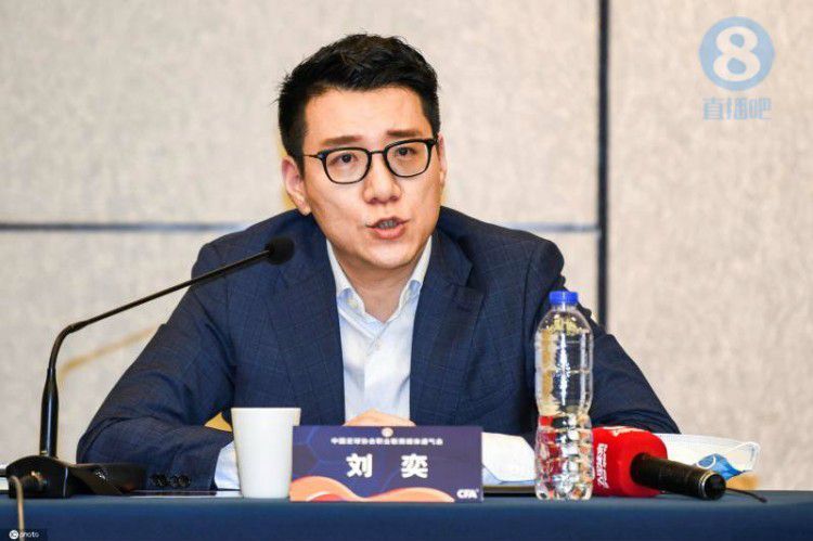 《了不起的老爸》稳居亚军，日票房收677万 大盘稳步回升 《当男人恋爱时》单日票房涨幅7% 2021-06-25 6月24日，全国院线总票房报收4106万，较前日涨幅4.35%。